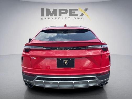 2022 Lamborghini Urus Graphite Capsule