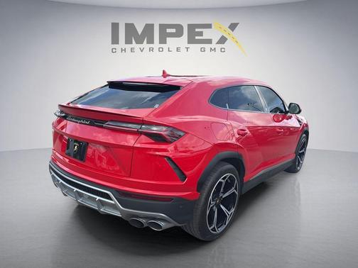 2022 Lamborghini Urus Graphite Capsule