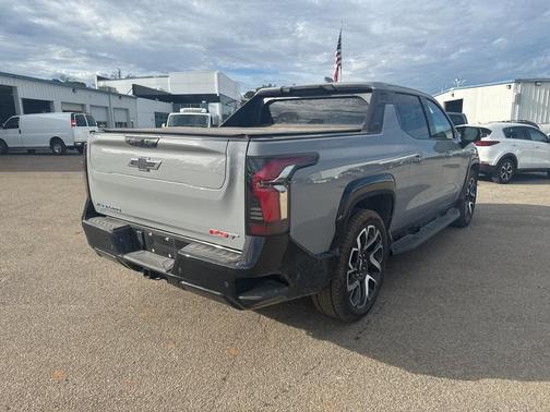 2025 Chevrolet Silverado EV RST