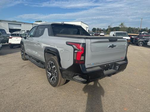 2025 Chevrolet Silverado EV RST