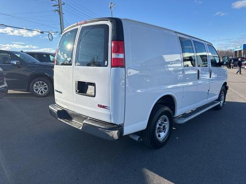 2022 GMC Savana 2500 Work Van