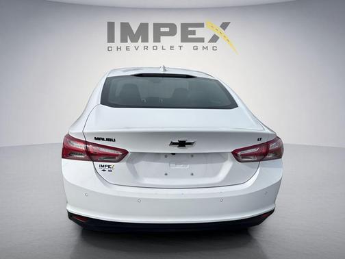 Summit White 2024 Chevrolet Malibu 1LT