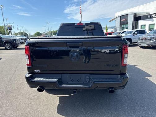 Diamond Black Crystal Pearlcoat 2021 RAM 1500 Big Horn/Lone Star