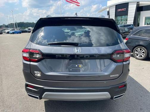 2025 Honda Pilot Touring 8-Passenger