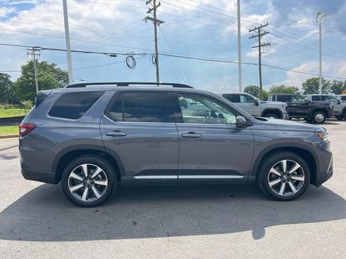 2025 Honda Pilot Touring 8-Passenger