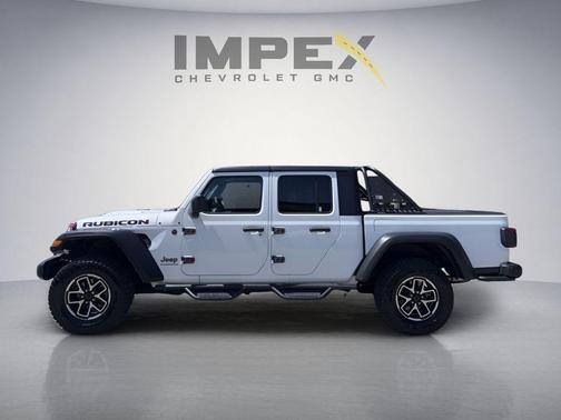 Bright White Clearcoat 2024 Jeep Gladiator Rubicon