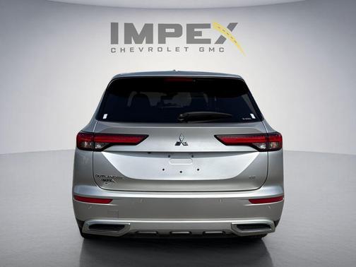 Alloy Silver Metallic 2022 Mitsubishi Outlander SE