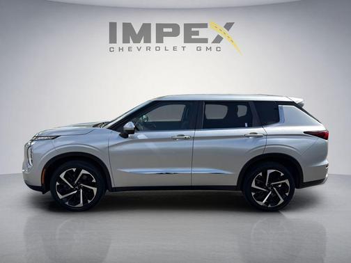 Alloy Silver Metallic 2022 Mitsubishi Outlander SE