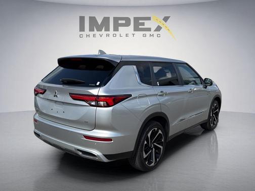 Alloy Silver Metallic 2022 Mitsubishi Outlander SE