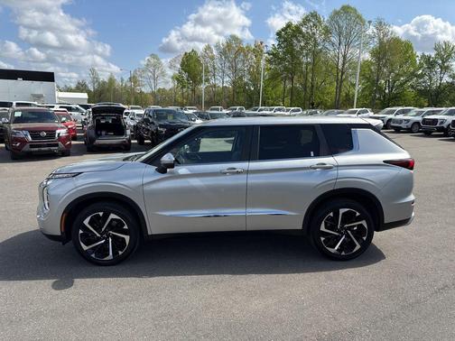 Alloy Silver Metallic 2022 Mitsubishi Outlander SE