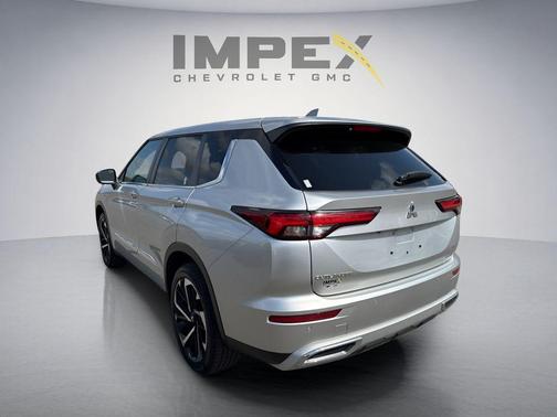 Alloy Silver Metallic 2022 Mitsubishi Outlander SE