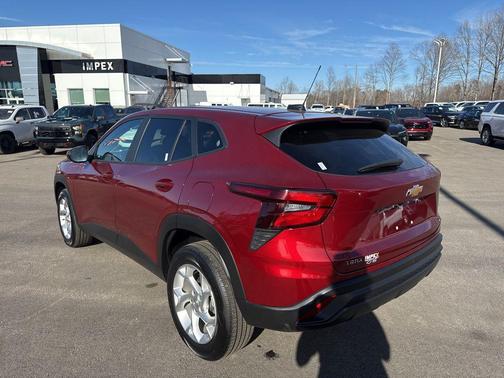 2025 Chevrolet Trax LS