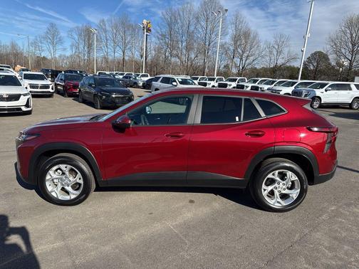 2025 Chevrolet Trax LS