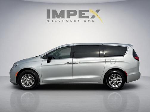 Silver Mist Clearcoat 2024 Chrysler Pacifica Touring L