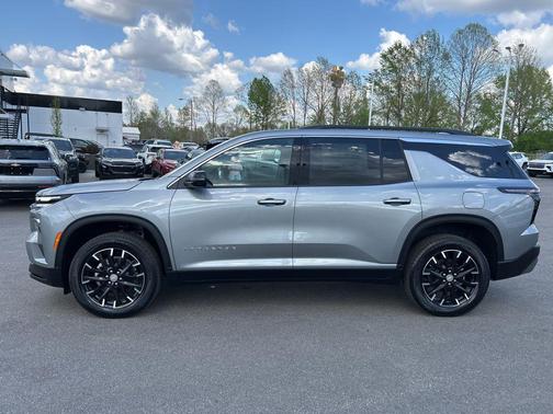 Sterling Gray Metallic 2026 Chevrolet Traverse LT