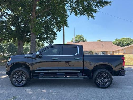 Black 2023 Chevrolet Silverado 1500 High Country