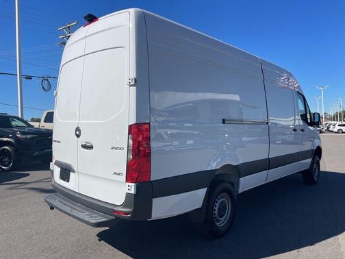 2025 Mercedes-Benz Sprinter 2500 High Roof
