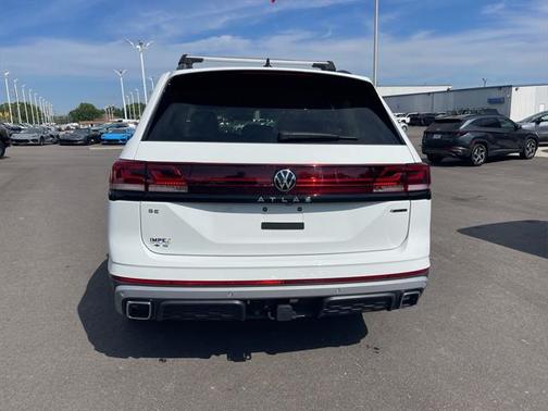 2024 Volkswagen Atlas 2.0T SE w/Technology 4MOTION