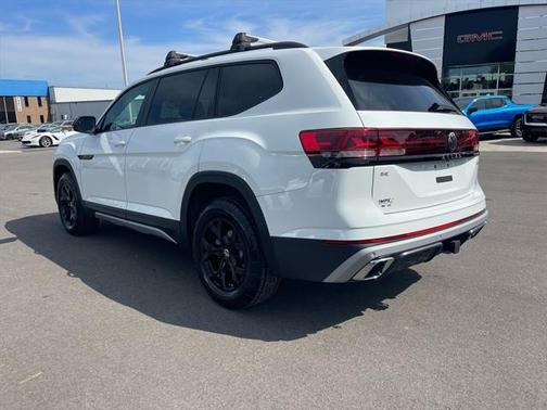 2024 Volkswagen Atlas 2.0T SE w/Technology 4MOTION