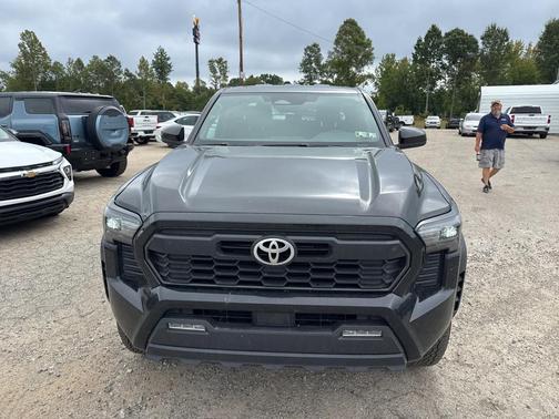 2025 Toyota Tacoma SR