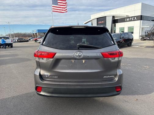 2019 Toyota Highlander SE