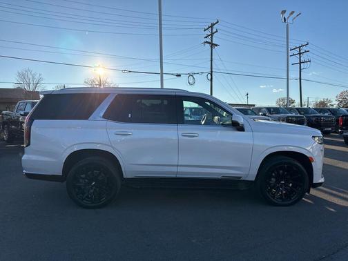 2022 Cadillac Escalade Premium Luxury