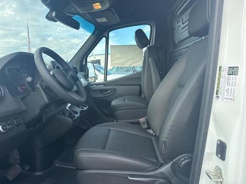 2025 Mercedes-Benz Sprinter 2500 High Roof