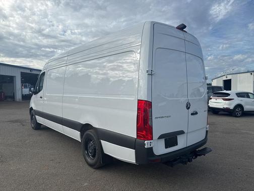2025 Mercedes-Benz Sprinter 2500 High Roof