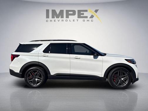 Star White Metallic Tri-Coat 2025 Ford Explorer ST