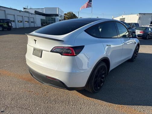 2021 Tesla Model Y Standard Range Rear-Wheel Drive