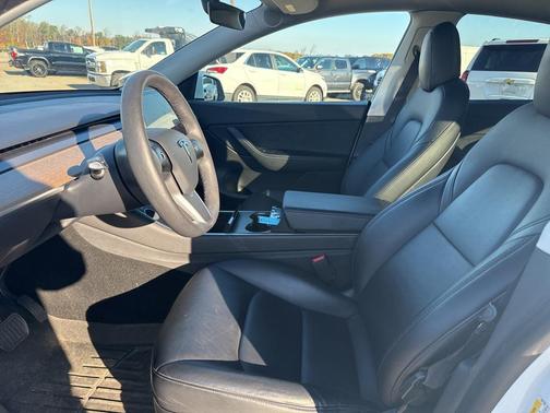 2021 Tesla Model Y Standard Range Rear-Wheel Drive