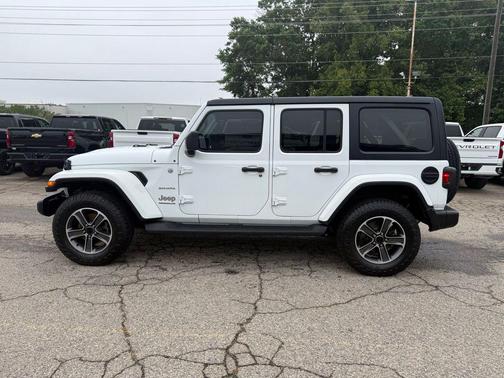 Bright White 2023 Jeep Wrangler 4-Door Sahara