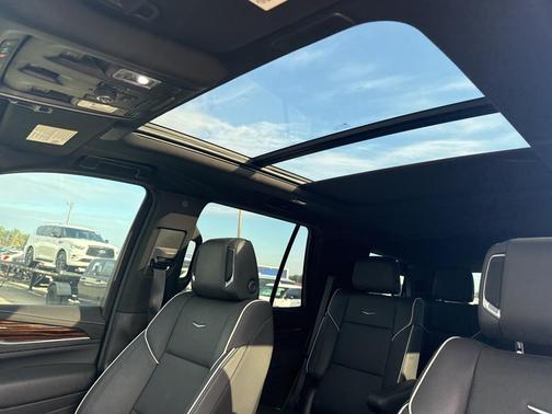 2022 Cadillac Escalade Premium Luxury