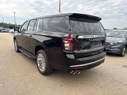 Black 2024 Chevrolet Suburban 4WD High Country