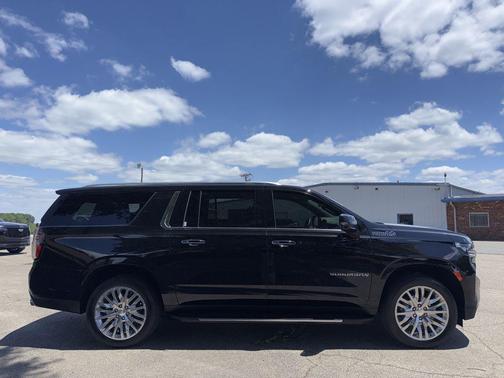 Black 2024 Chevrolet Suburban 4WD High Country