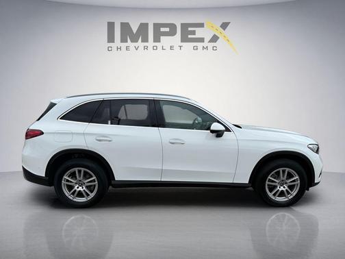 White 2023 Mercedes-Benz GLC 300 4MATIC