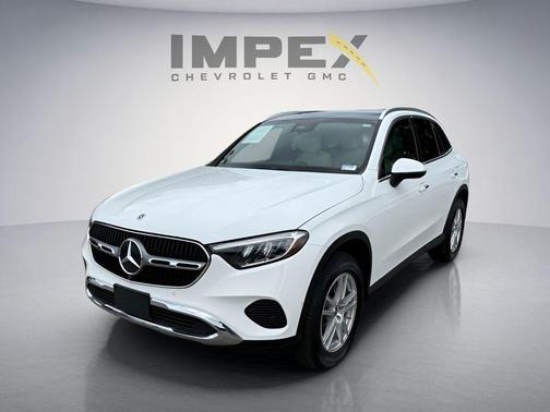 White 2023 Mercedes-Benz GLC 300 4MATIC