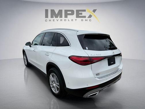 White 2023 Mercedes-Benz GLC 300 4MATIC