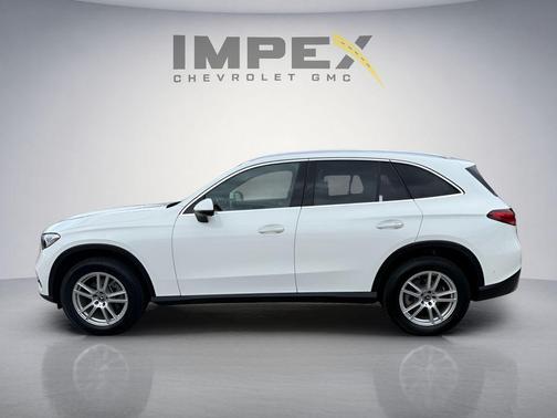 White 2023 Mercedes-Benz GLC 300 4MATIC