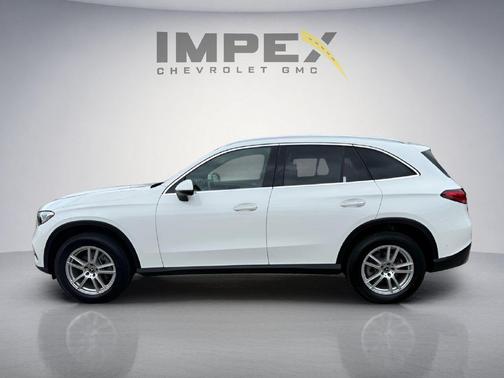 White 2023 Mercedes-Benz GLC 300 4MATIC