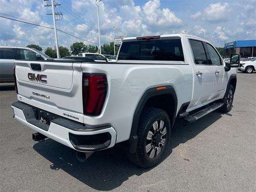 2024 GMC Sierra 2500 Denali