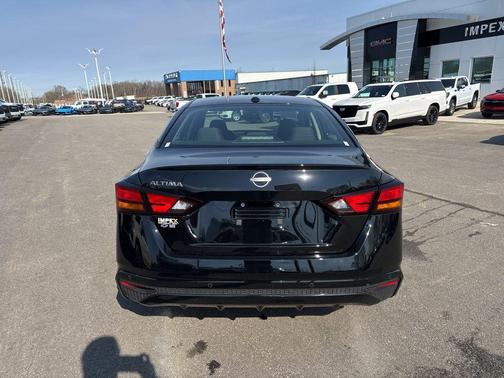 2025 Nissan Altima SV FWD