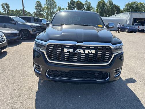 Diamond Black Crystal Pearlcoat 2025 RAM 1500 ST