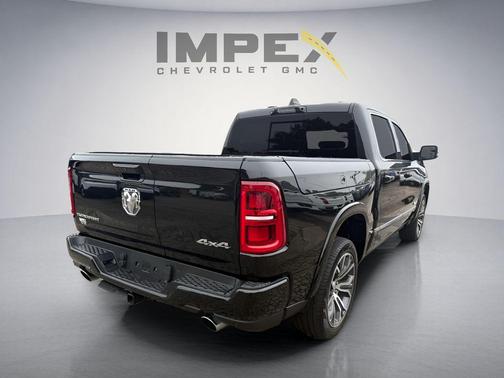 Diamond Black Crystal Pearlcoat 2025 RAM 1500 ST