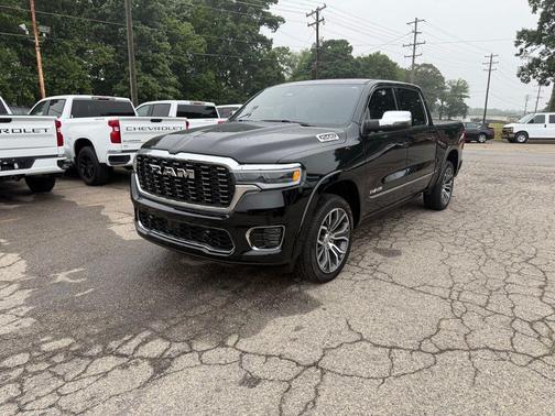 Diamond Black Crystal Pearlcoat 2025 RAM 1500 ST