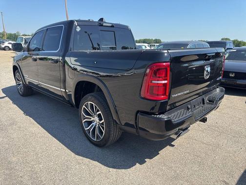 Diamond Black Crystal Pearlcoat 2025 RAM 1500 ST