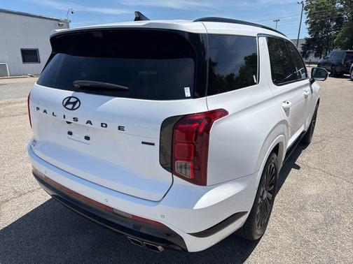 Hyper White 2025 Hyundai PALISADE Calligraphy Night Edition