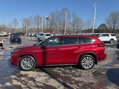 2022 Toyota Highlander Platinum