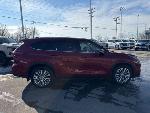 2022 Toyota Highlander Platinum