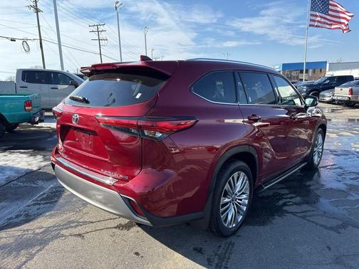 2022 Toyota Highlander Platinum